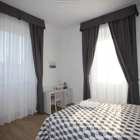 Porto Di Roma Bed & Breakfast *